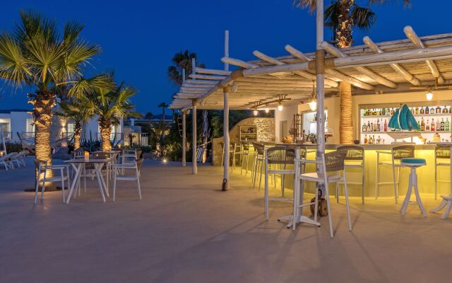 White Pearls Luxury Suites - Adults Only