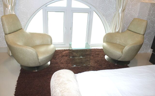 Palms Garden Saigon Hotel