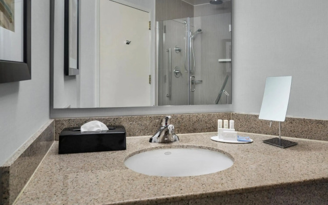 Courtyard by Marriott Charlotte City Center