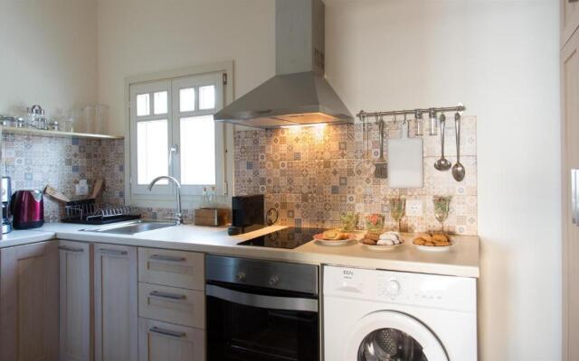 Villa Itis Luxury Suite with Balcony, Panoramic View & Jacuzzi