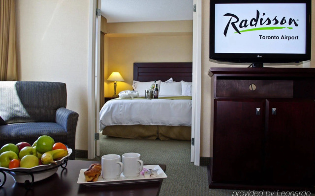Radisson Suite Hotel - Toronto Airport
