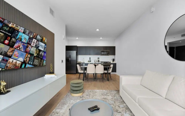 Amazing City View Condo at Miami
