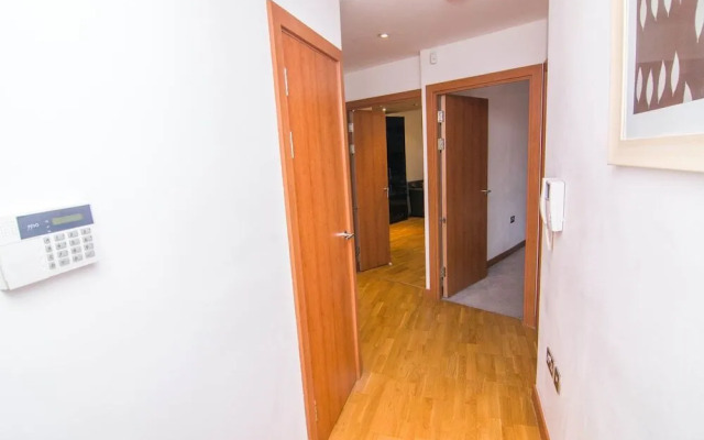 Modern 2 bed apartment in London - RGB 65388