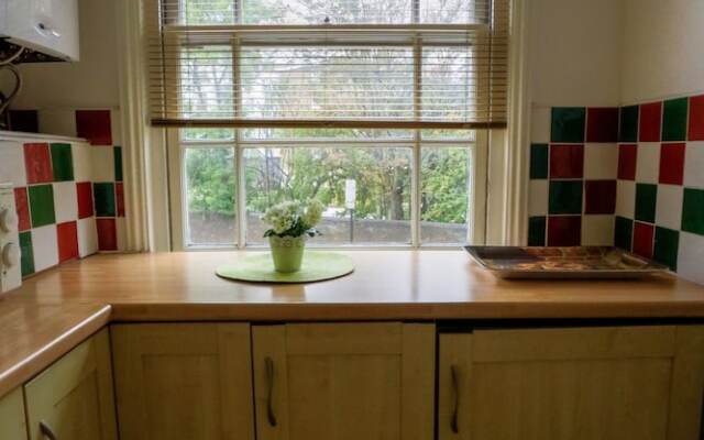 2 Bedroom Flat Near Angel