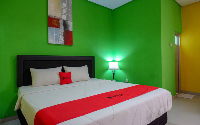 RedDoorz near Bandara Adi Soemarmo Solo
