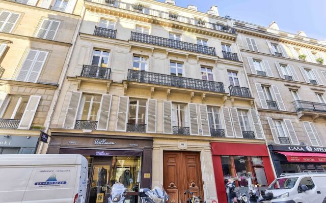 63-Luxury Flat Champs-Elysees (1c)