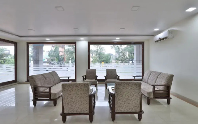 OYO 42415 Utkarsh Hotel