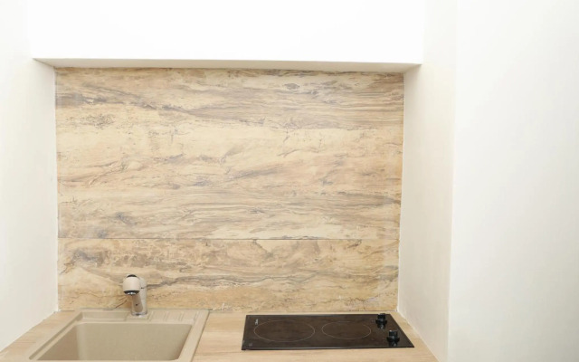 Contessa Central Studio