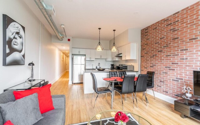 Grand 2BR Loft Garden View