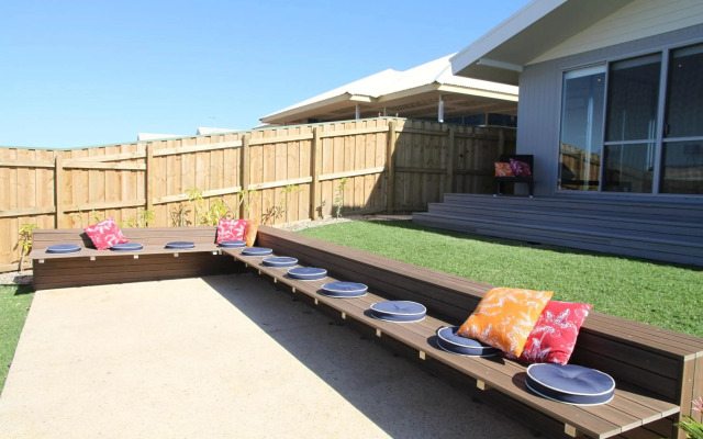 The Carnarvon Luxury Canal Home