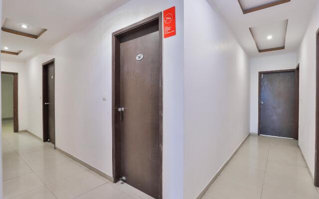 OYO Flagship 711 Hotel Crystal