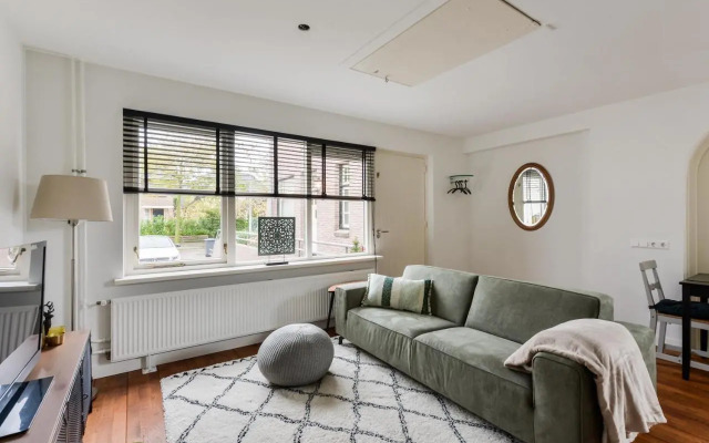 Luxury Garden View Apartment