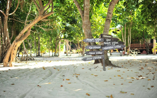 Pom Pom Island Resort