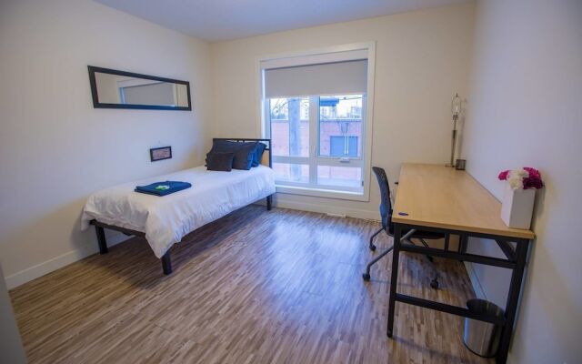 Stay With Ease Hospitality! 1 Bed 1 Bath