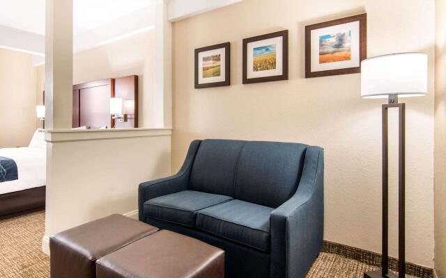 Comfort Inn & Suites Junction City - near Fort Riley