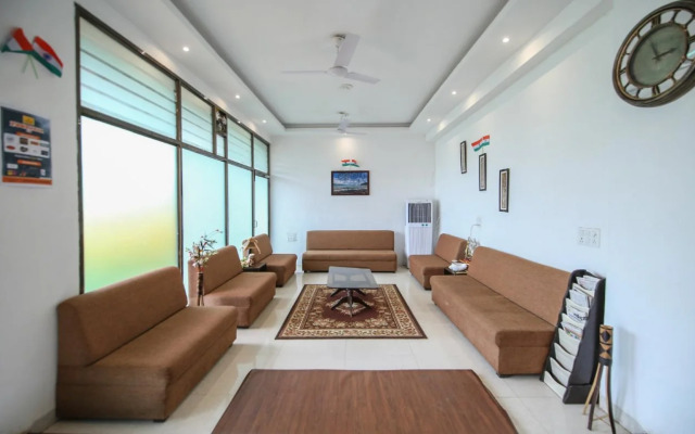 Hotel White Pearl by OYO Rooms