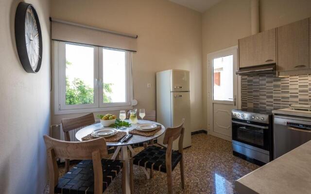 Sofias LemonTree Family House