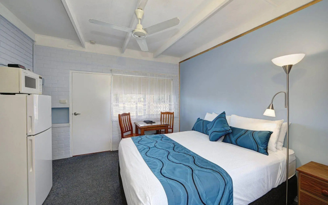 Moore Park Beach Motel