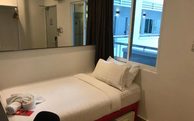 Tune Hotel KLIA Aeropolis