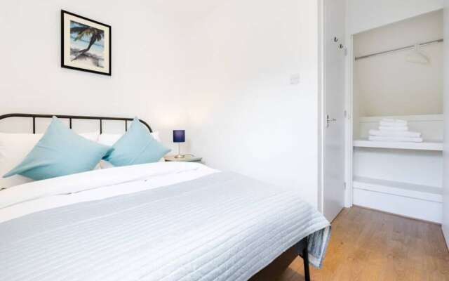 4 Bed House Central London Sleeps 8