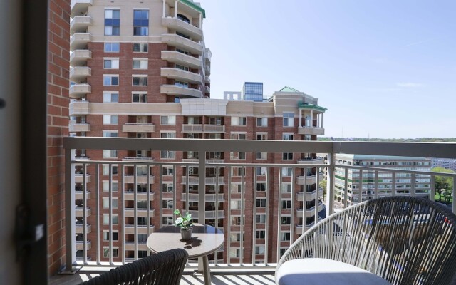 Awesome 1 Bedroom Condo at Ballston