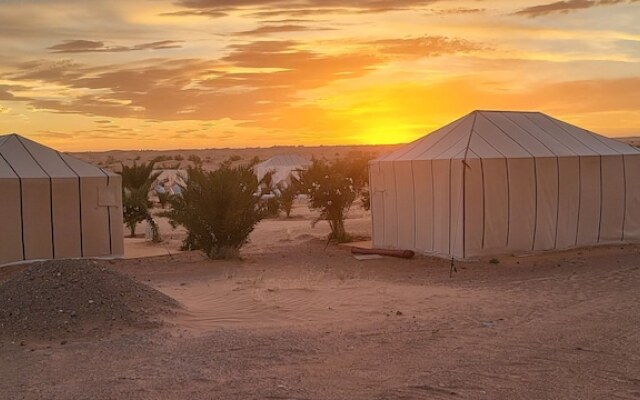 Merzouga Luxury Camp & Camel Trek