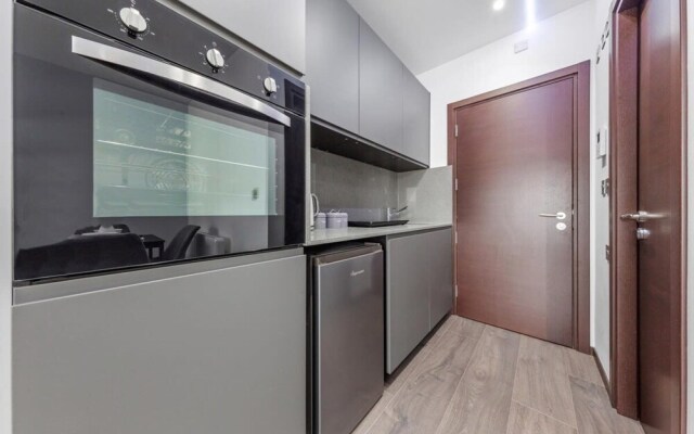 Serviced Modern Luxury Flat Near Central London