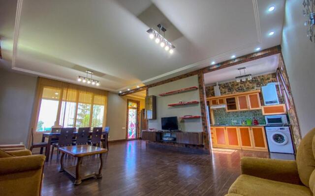 Carlos Castaneda - Шикарная вилла в Севане