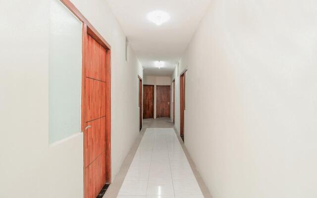 OYO 1111 Pasar Baru Inn