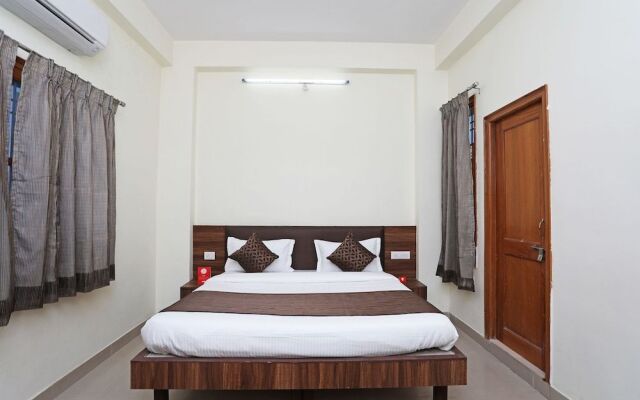 OYO 9878 Home Cozy 3BHK Geetanjali Hospital
