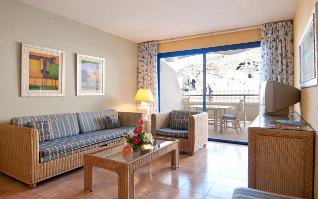 LIVVO Lago Taurito Hotel & Aquapark