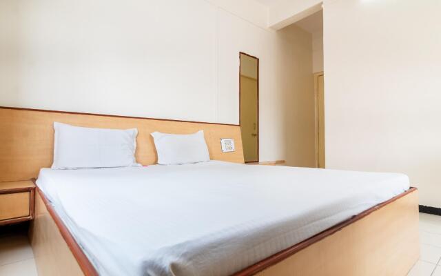 SPOT ON 37458 Hotel Rahi