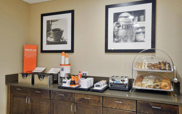 Hampton Inn & Suites Cincinnati / Kenwood