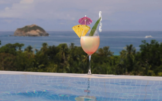 El Faro Containers Beach Hotel