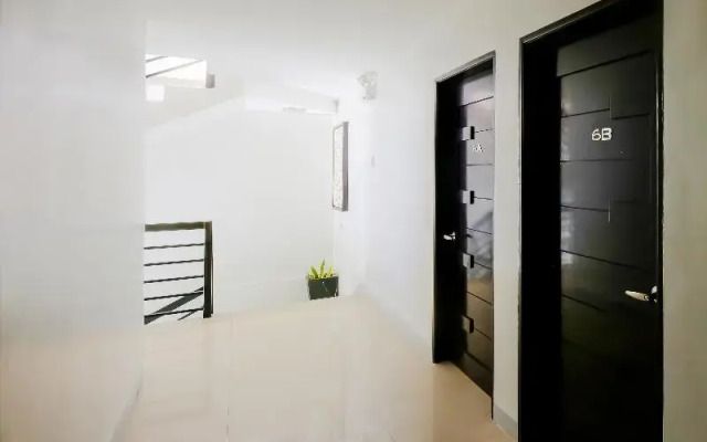 Dona Aurora Condotel by Oyo Rooms