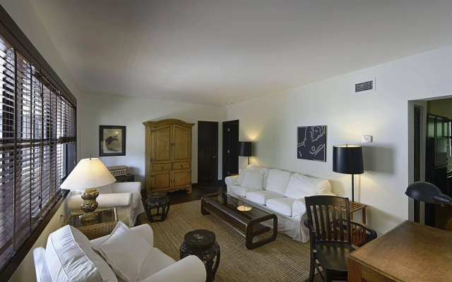 Miami Whitehouse Apartments