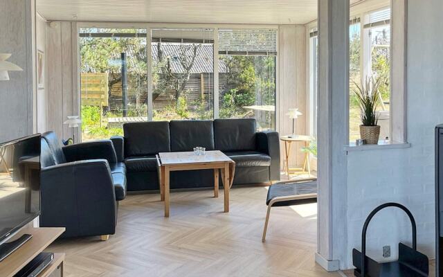 6 Person Holiday Home in Glesborg