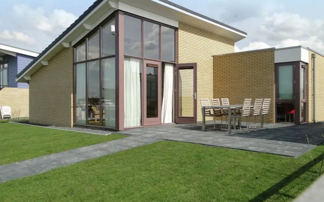 Cozy House With a Private Jetty Located in Lemmer
