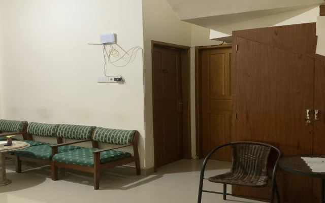 Hotel O Homestay Citra – Guest Rooms – Kendari