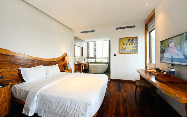 Sky Gem Central Hotel