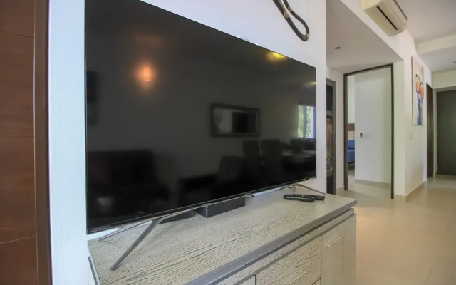 Family 2 BR Condo with Terrace within Golf course
