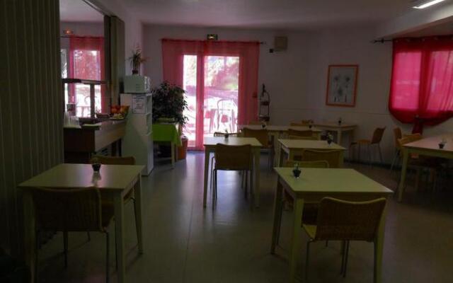 Arcadius Le Petit Hotel