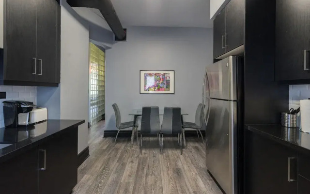Applewood Suites - West Queen West Loft