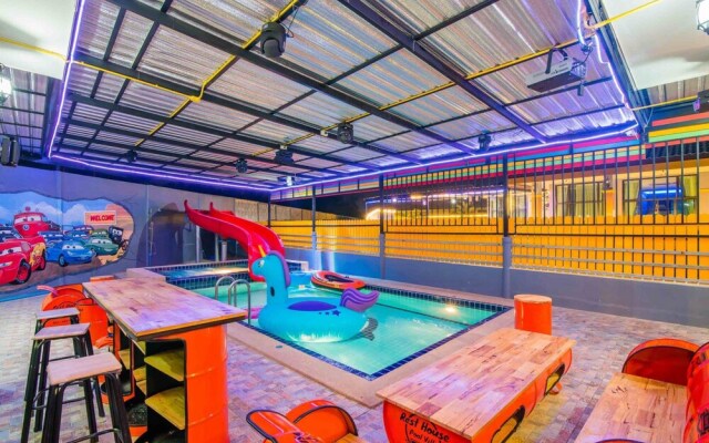 Rest House Supercar Pool Villa