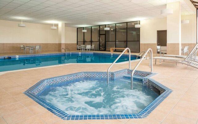 Embassy Suites by Hilton Milwaukee Brookfield