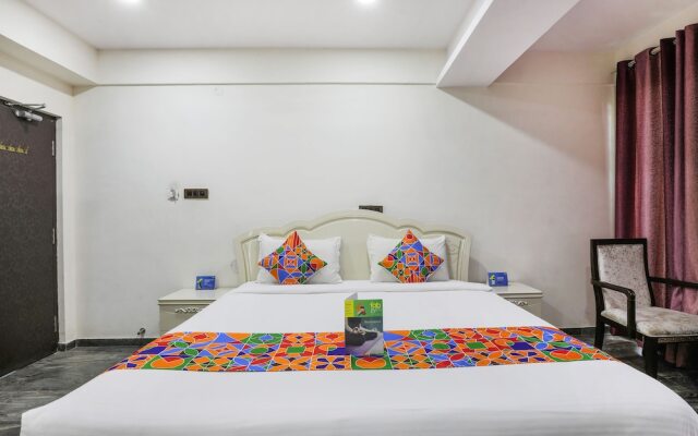 Fabhotel Frazer Suites