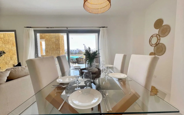 Xuru Stays I Charming & Beautifully Styled 3bdr @ Swan Lake Gouna