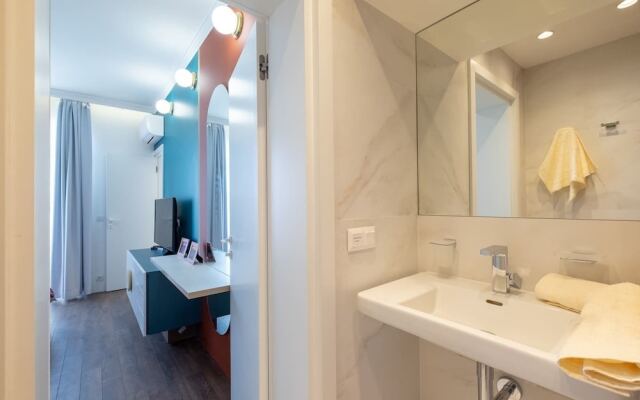 FM Luxury 3-BDR Apartment - Splendid Shapes