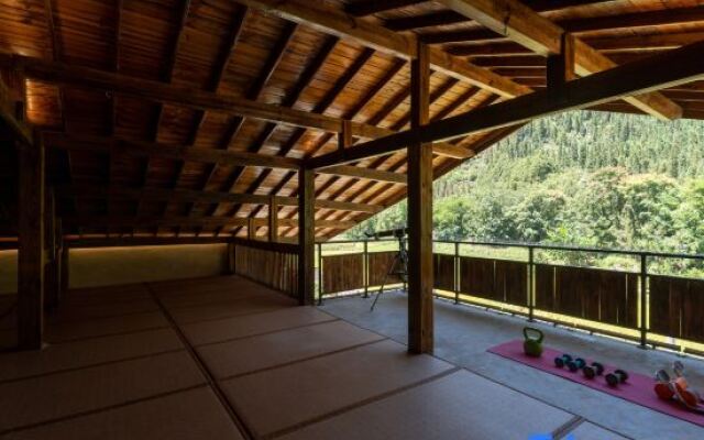 Yifangxi Hot Spring Hotel (Xianahei Branch, Wanfenglin Scenic Area)
