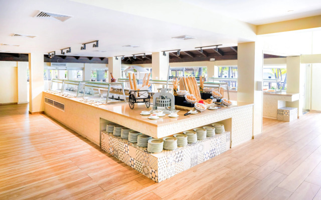 Coral Costa Caribe Beach Resort - All Inclusive